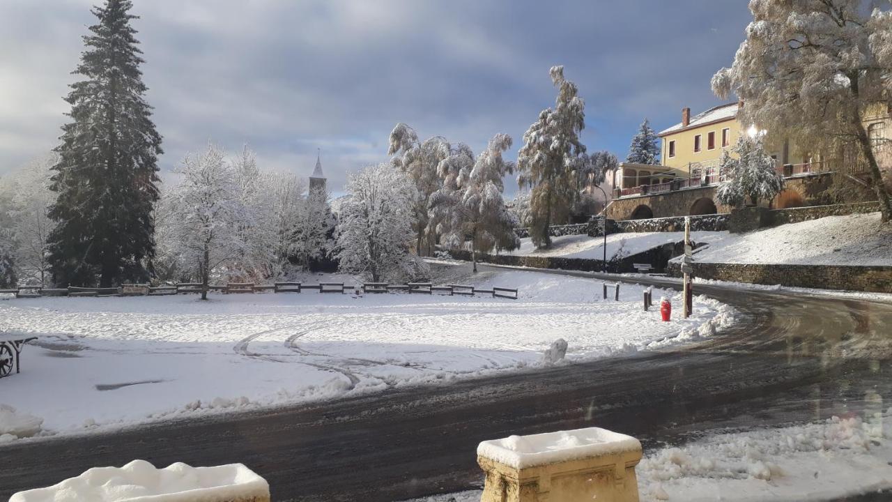 Hotel Gites Des Touristes Vollore-Montagne Exteriér fotografie
